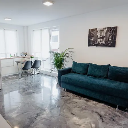 Andrew Apartment
