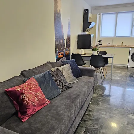 Andrew Apartment